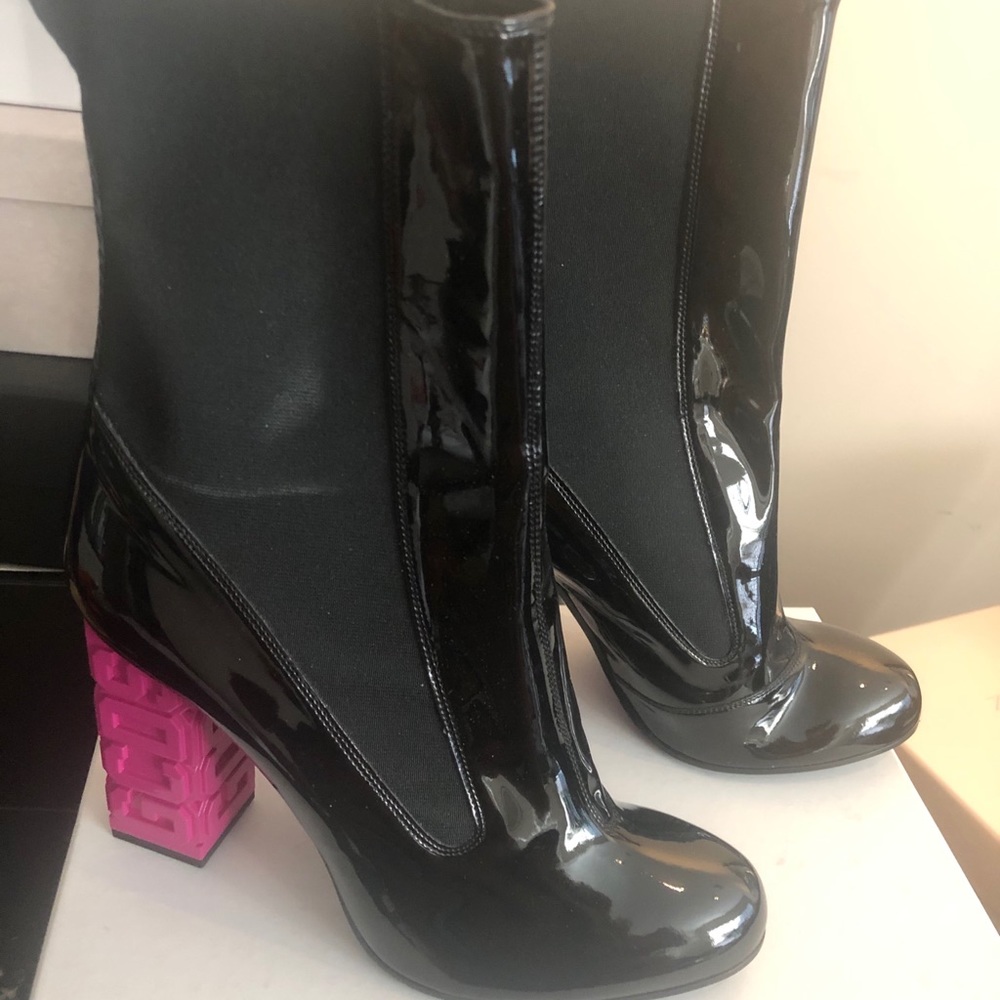 GCDS Ankle patent Leather Boots